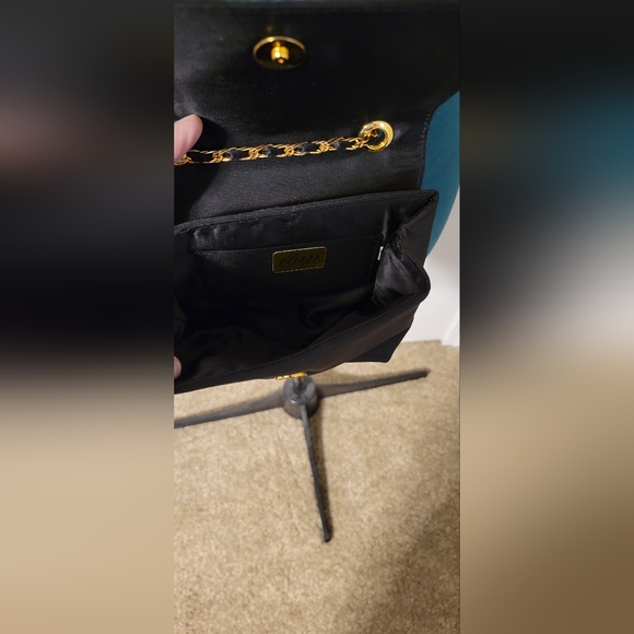 Small black Elan purse - Picture 3 of 6